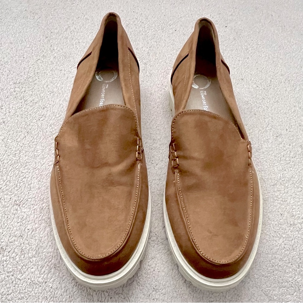 Journee Collection Tan Loafers with White Lug Sole - Picture 4 of 8